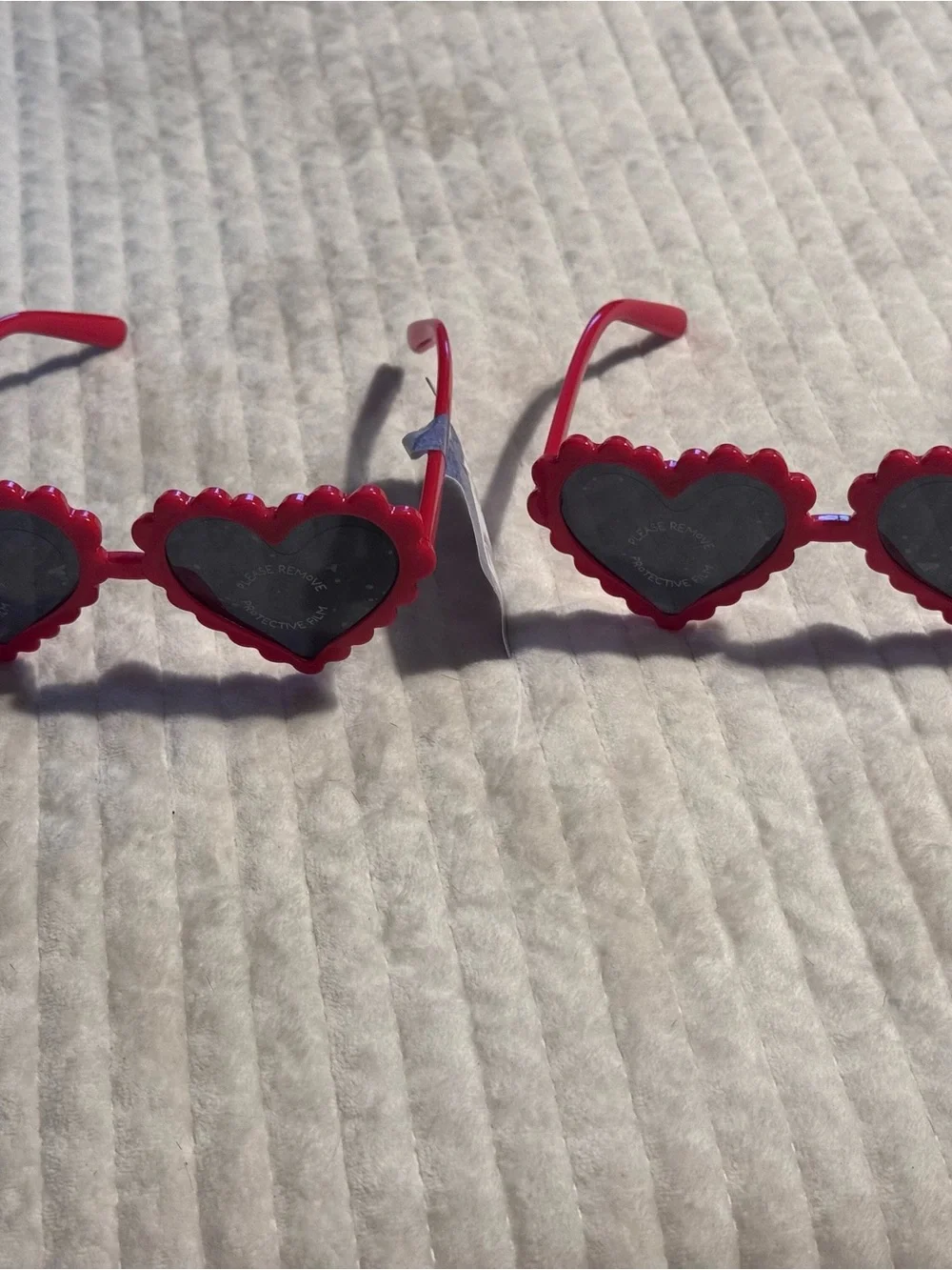 Kids Heart-Shaped Sunglasses - Red